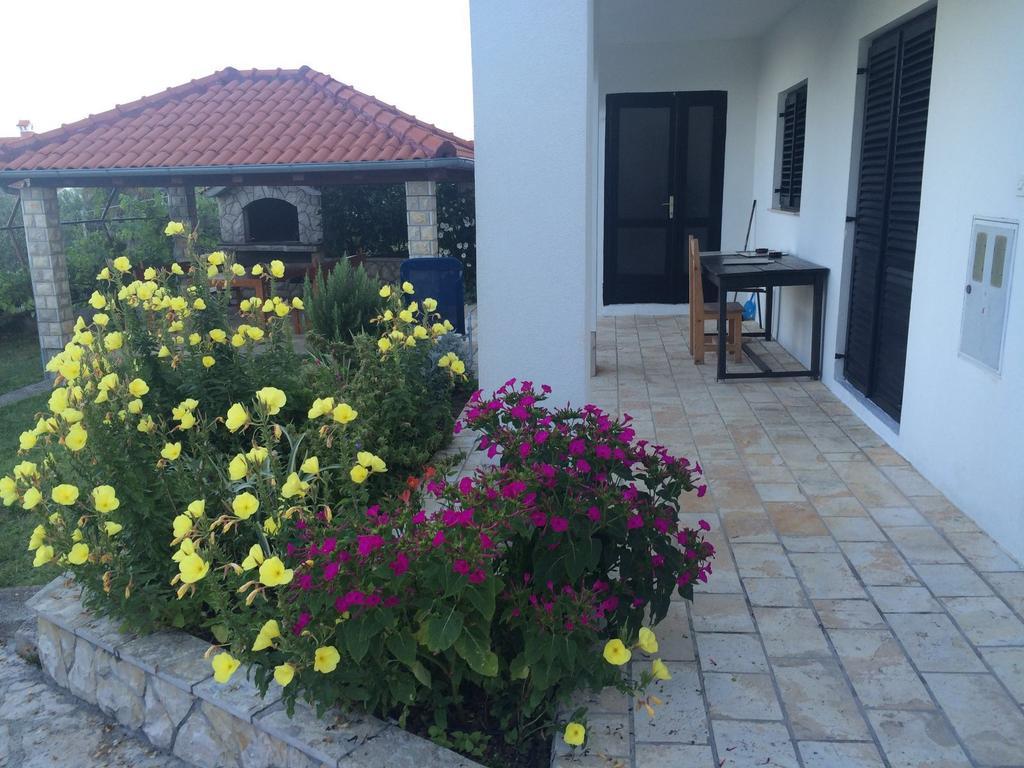 Apartments Mate สเวติ เปตาร์ ภายนอก รูปภาพ